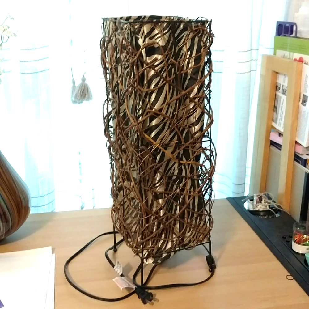 Rattan Leopard Table Lamp